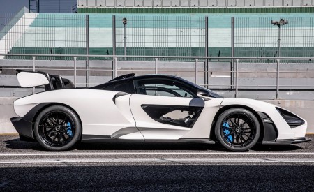 2019 McLaren Senna (Color: Pure White) Side Wallpapers 450x275 (54)