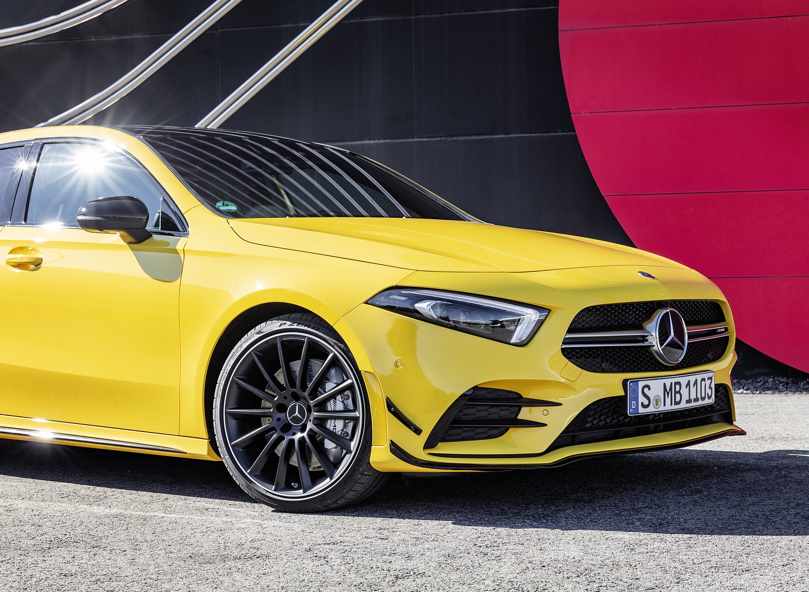 2019 Mercedes-AMG A35 4MATIC (Color: Sun Yellow) Front Bumper Wallpapers #26 of 30