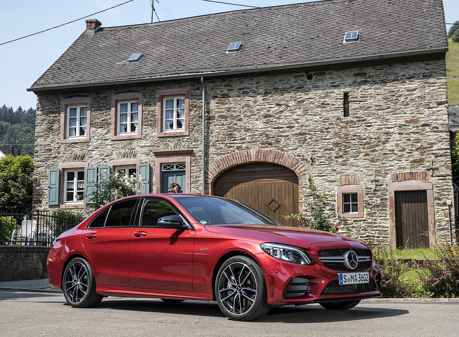 2019 Mercedes-AMG C43 4MATIC Sedan (Color: Hyacinth Red) Front Three-Quarter Wallpapers #39 of 191