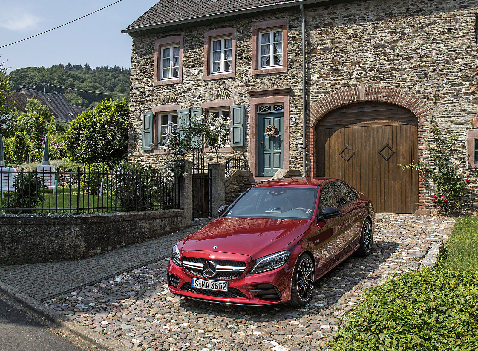 2019 Mercedes-AMG C43 4MATIC Sedan (Color: Hyacinth Red) Front Three-Quarter Wallpapers #21 of 191