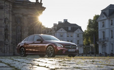 2019 Mercedes-AMG C43 4MATIC Sedan (Color: Hyacinth Red) Front Three-Quarter Wallpapers 450x275 (24)
