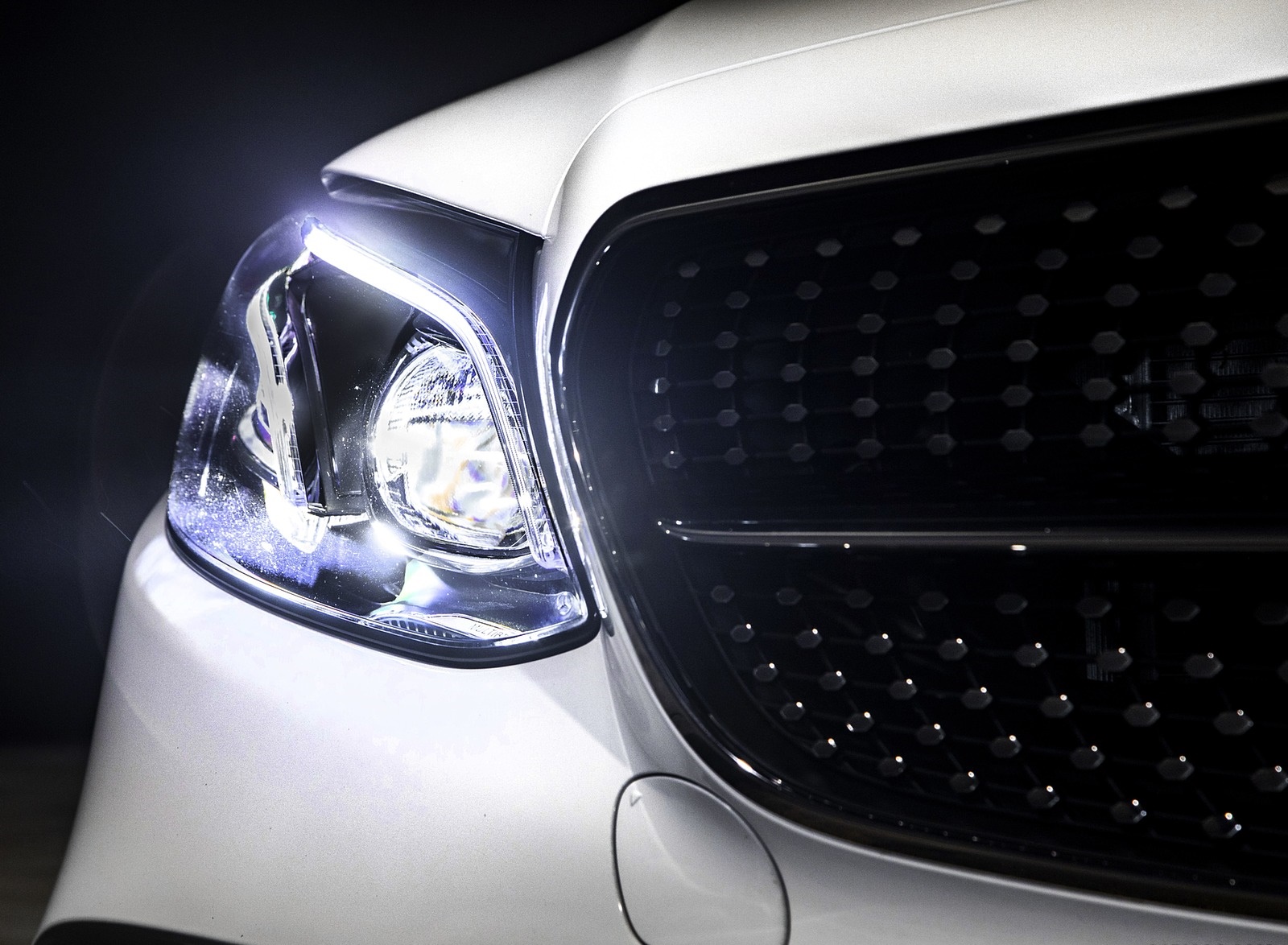 2019 Mercedes-AMG E53 Sedan Headlight Wallpapers #26 of 48