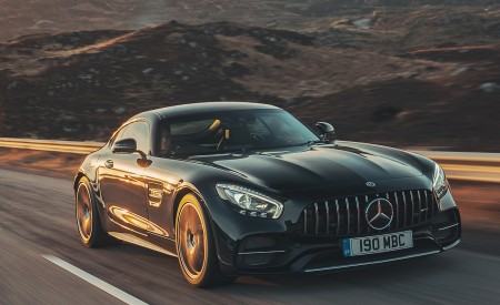 2019 Mercedes-AMG GT C Coupe Front Three-Quarter Wallpapers 450x275 (3)