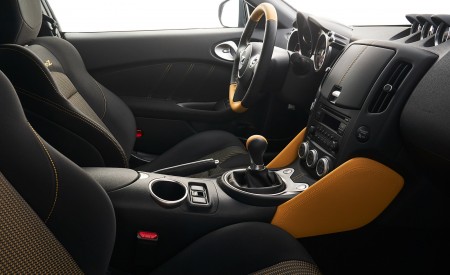2019 Nissan 370Z Heritage Edition Interior Detail Wallpapers 450x275 (37)