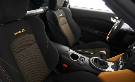 2019 Nissan 370Z Heritage Edition Interior Detail Wallpapers 450x275 (44)