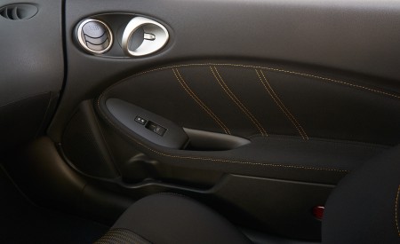 2019 Nissan 370Z Heritage Edition Interior Detail Wallpapers 450x275 (42)