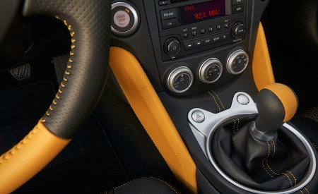2019 Nissan 370Z Heritage Edition Interior Detail Wallpapers 450x275 (40)