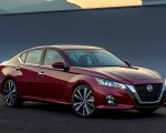 2019 Nissan Altima Front Three-Quarter Wallpapers 150x120