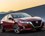 2019 Nissan Altima Front Three-Quarter Wallpapers 150x120