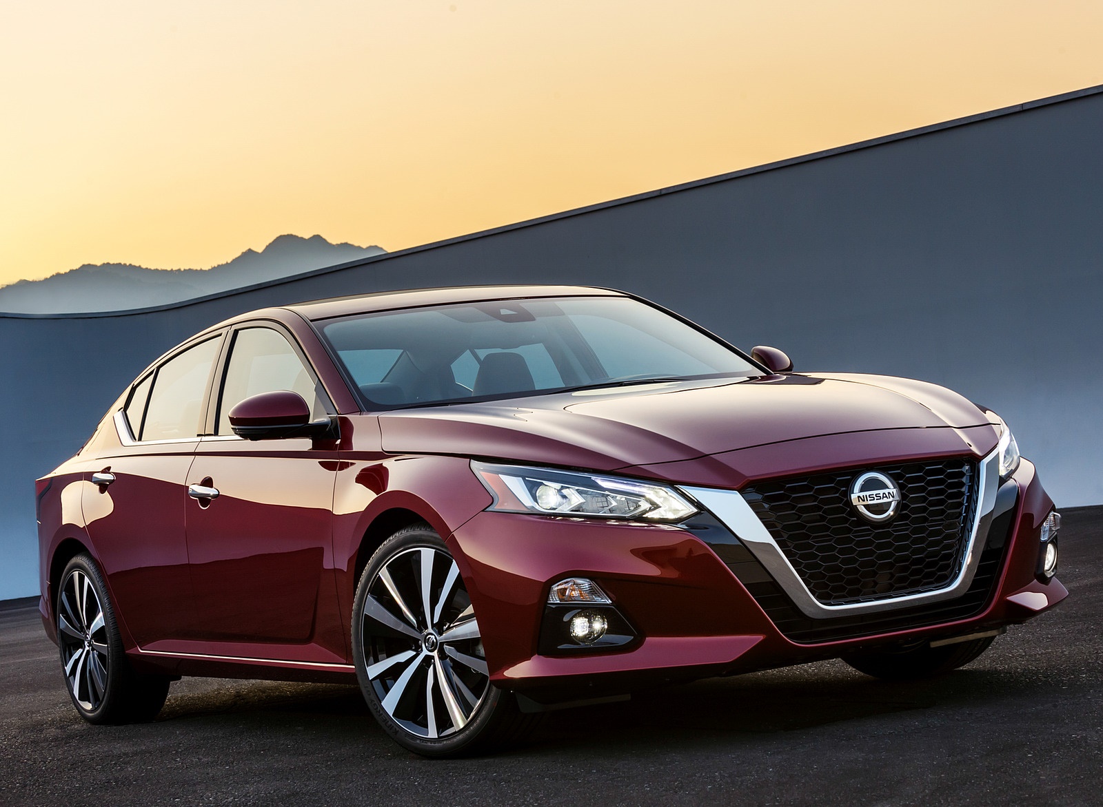 2019 Nissan Altima Front Three-Quarter Wallpapers (3)