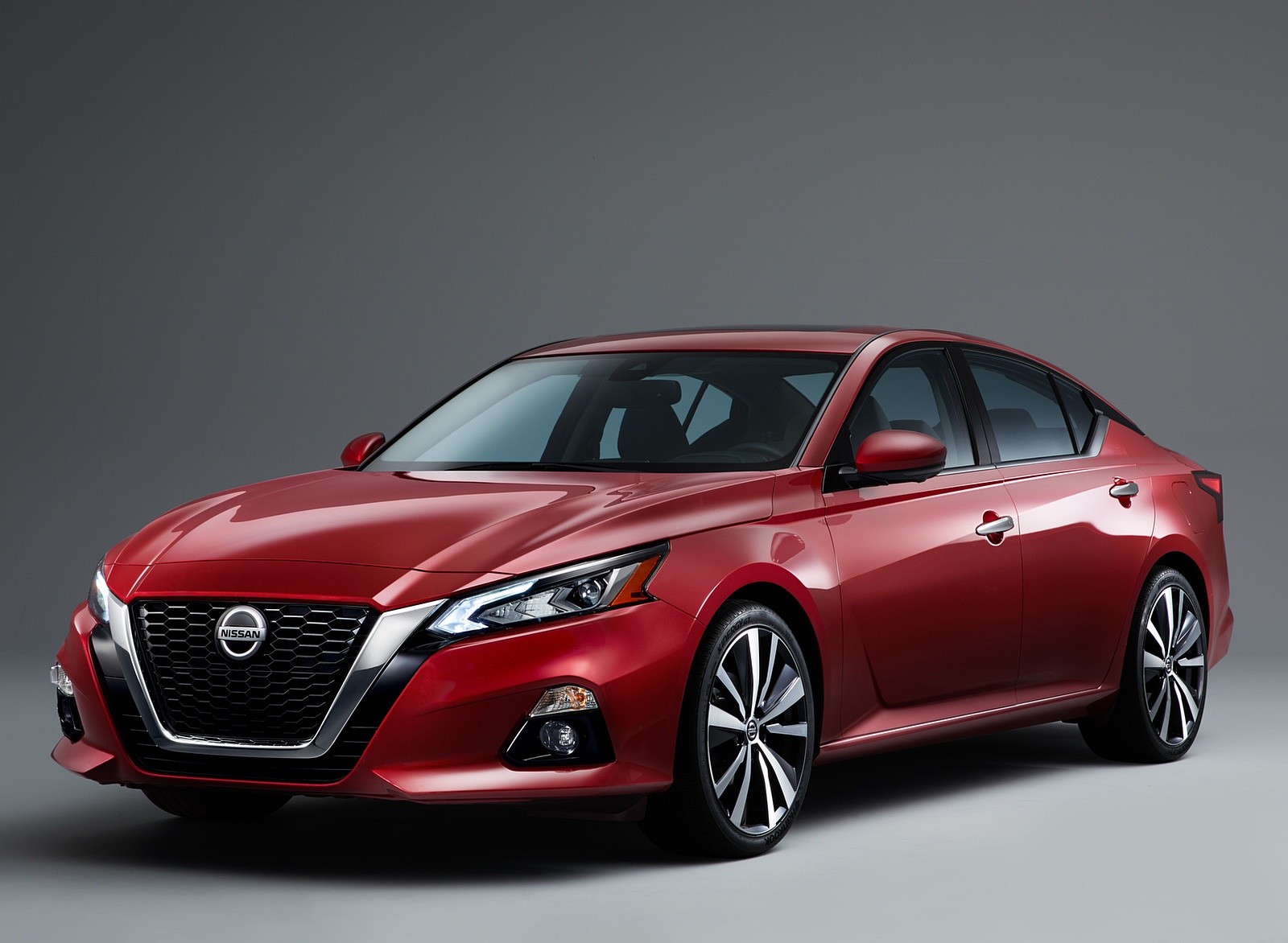 2019 Nissan Altima Front Three-Quarter Wallpapers (4)