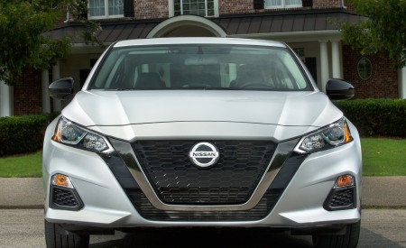 2019 Nissan Altima Front Wallpapers 450x275 (24)