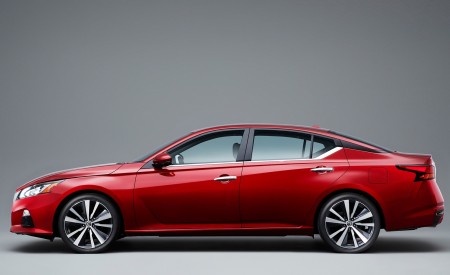 2019 Nissan Altima Side Wallpapers 450x275 (8)