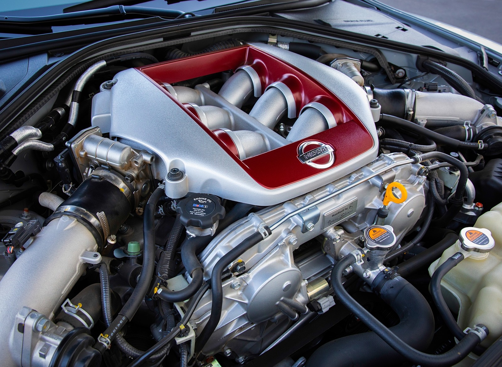 2019 Nissan GT-R Engine Wallpapers #12 of 17