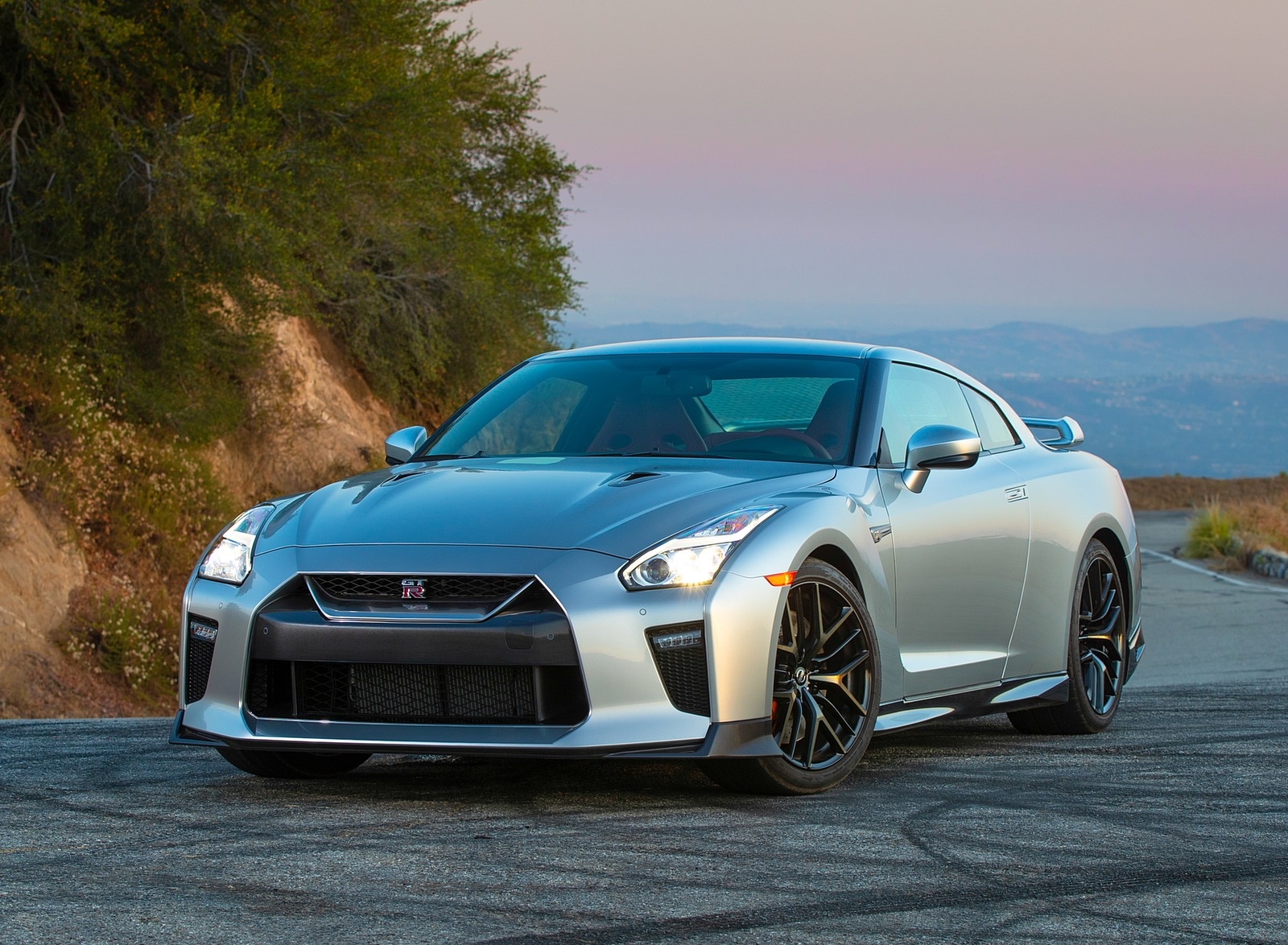 2019 Nissan GT-R Front Wallpapers (7)