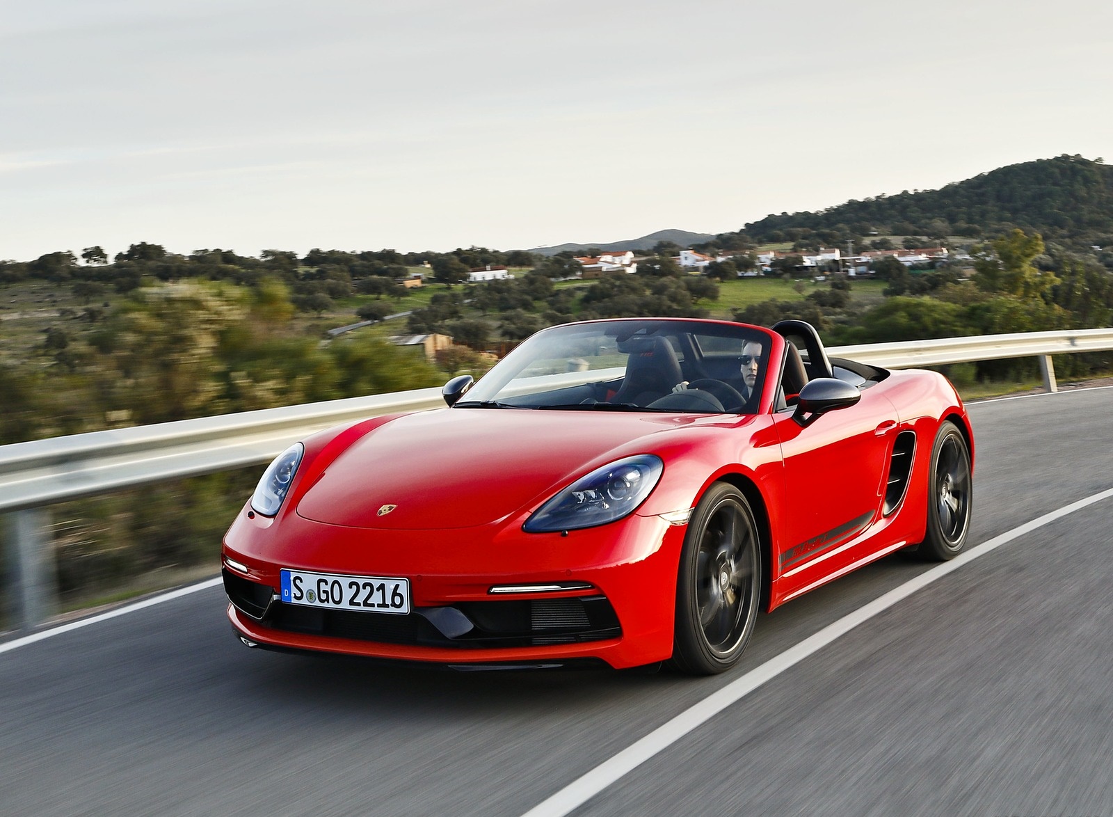 2019 Porsche 718 Boxster T (Color: Guards Red) Front Three-Quarter Wallpapers #2 of 133