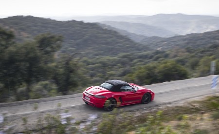 2019 Porsche 718 Boxster T (Color: Guards Red) Rear Three-Quarter Wallpapers 450x275 (10)