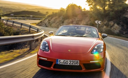 2019 Porsche 718 Boxster T (Color: Lava Orange) Front Wallpapers 450x275 (59)