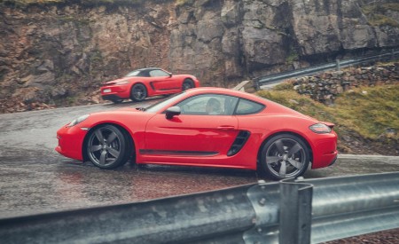 2019 Porsche 718 Boxster and Cayman T Side Wallpapers 450x275 (104)