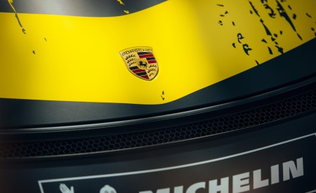 2019 Porsche 718 Cayman GT4 Clubsport Badge Wallpapers 450x275 (20)
