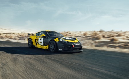 2019 Porsche 718 Cayman GT4 Clubsport Front Three-Quarter Wallpapers 450x275 (4)