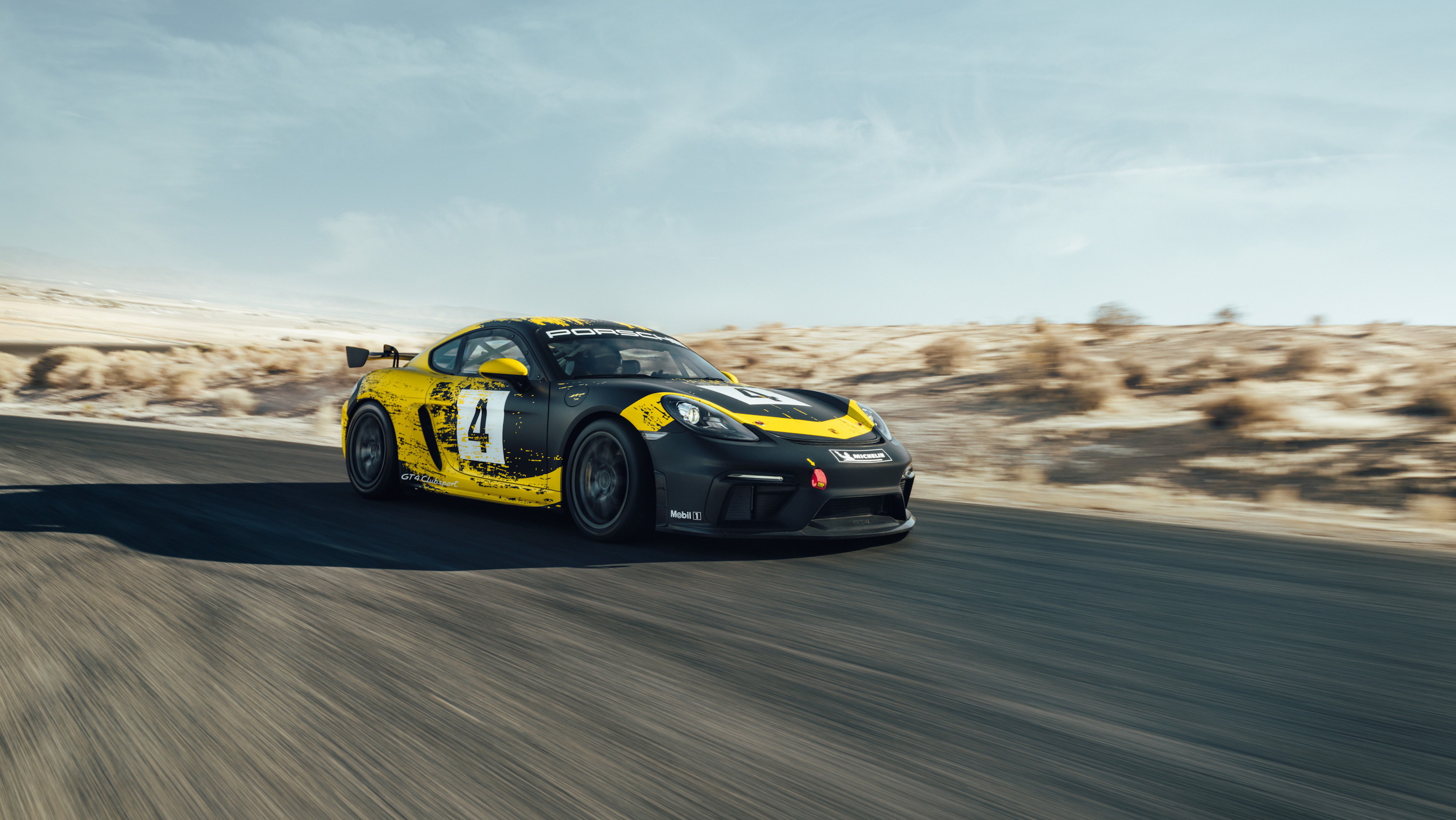 2019 Porsche 718 Cayman GT4 Clubsport Front Three-Quarter Wallpapers #4 of 28