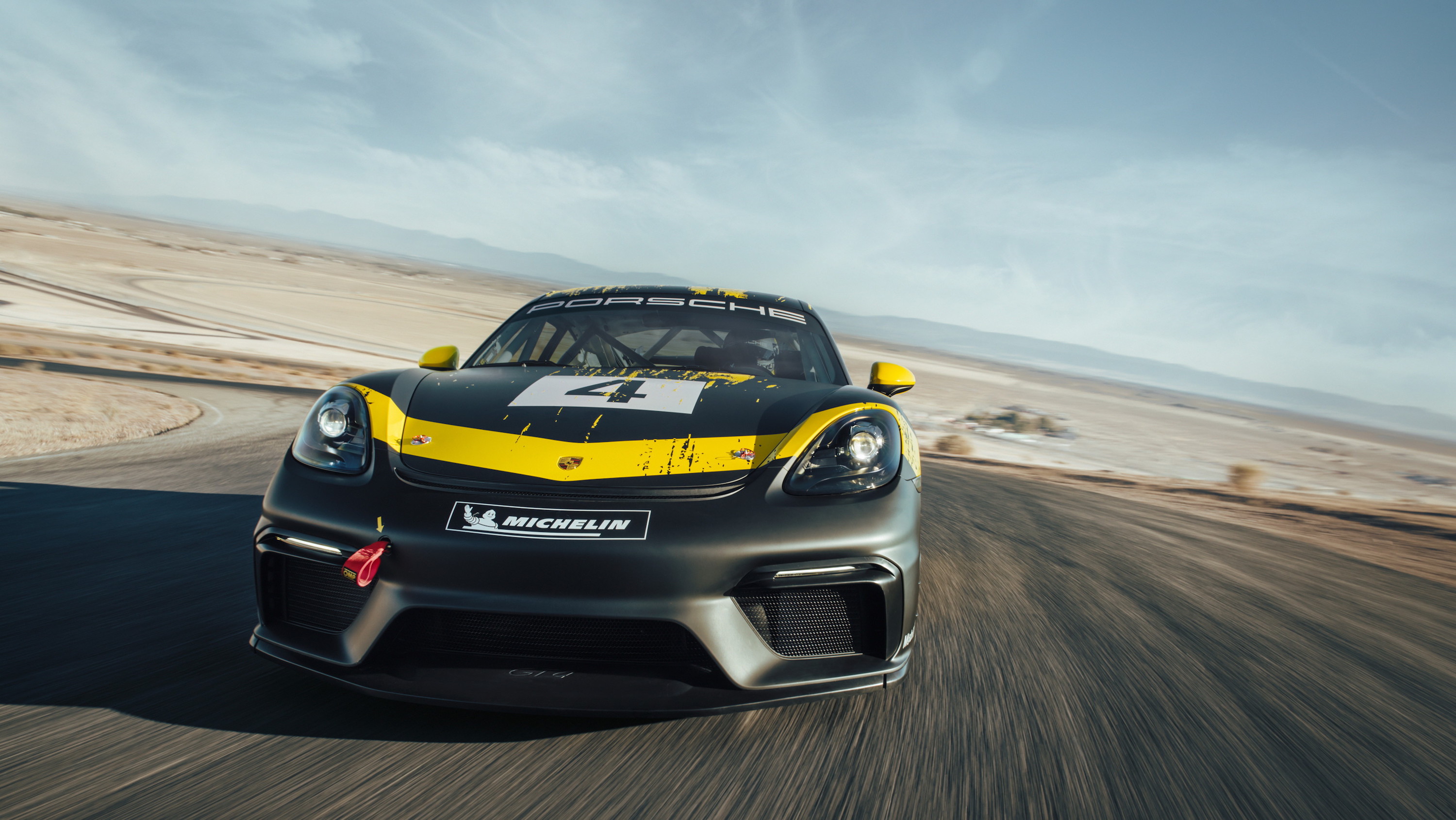 2019 Porsche 718 Cayman GT4 Clubsport Front Wallpapers #1 of 28