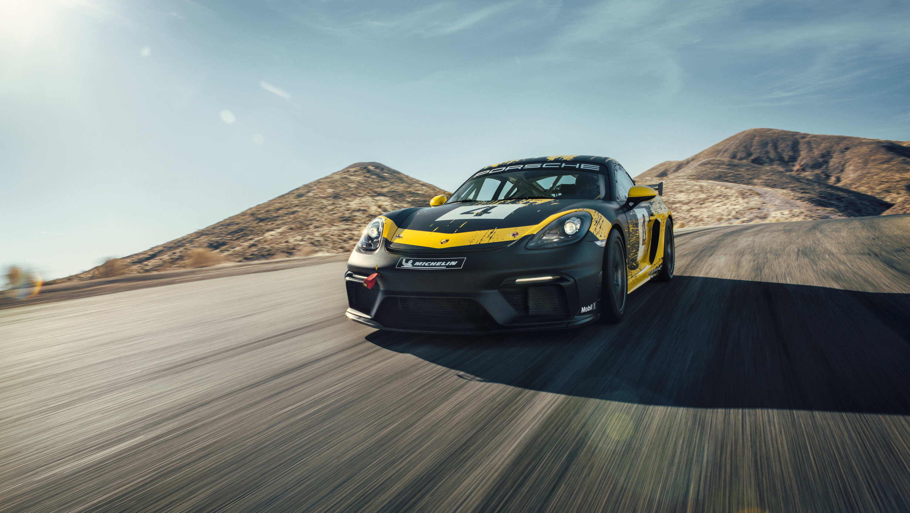 2019 Porsche 718 Cayman GT4 Clubsport Front Wallpapers (2)