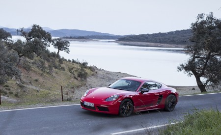 2019 Porsche 718 Cayman T (Color: Guards Red) Front Three-Quarter Wallpapers 450x275 (29)