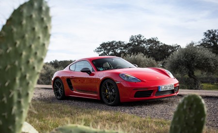 2019 Porsche 718 Cayman T (Color: Guards Red) Front Three-Quarter Wallpapers 450x275 (41)