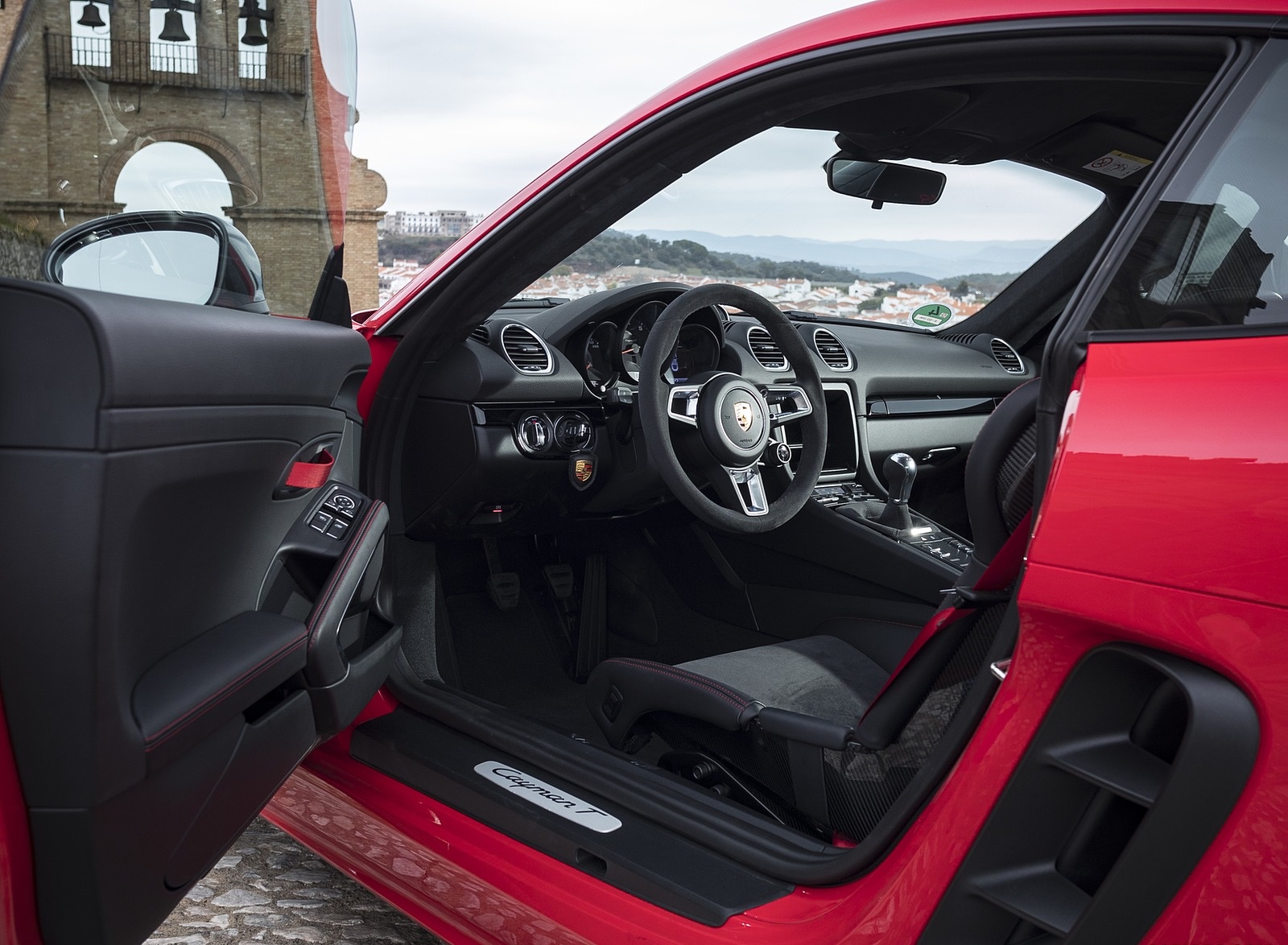 2019 Porsche 718 Cayman T (Color: Guards Red) Interior Wallpapers #55 of 133
