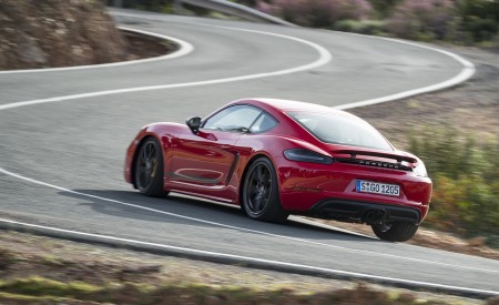 2019 Porsche 718 Cayman T (Color: Guards Red) Rear Three-Quarter Wallpapers 450x275 (26)