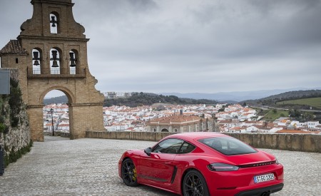 2019 Porsche 718 Cayman T (Color: Guards Red) Rear Three-Quarter Wallpapers 450x275 (43)