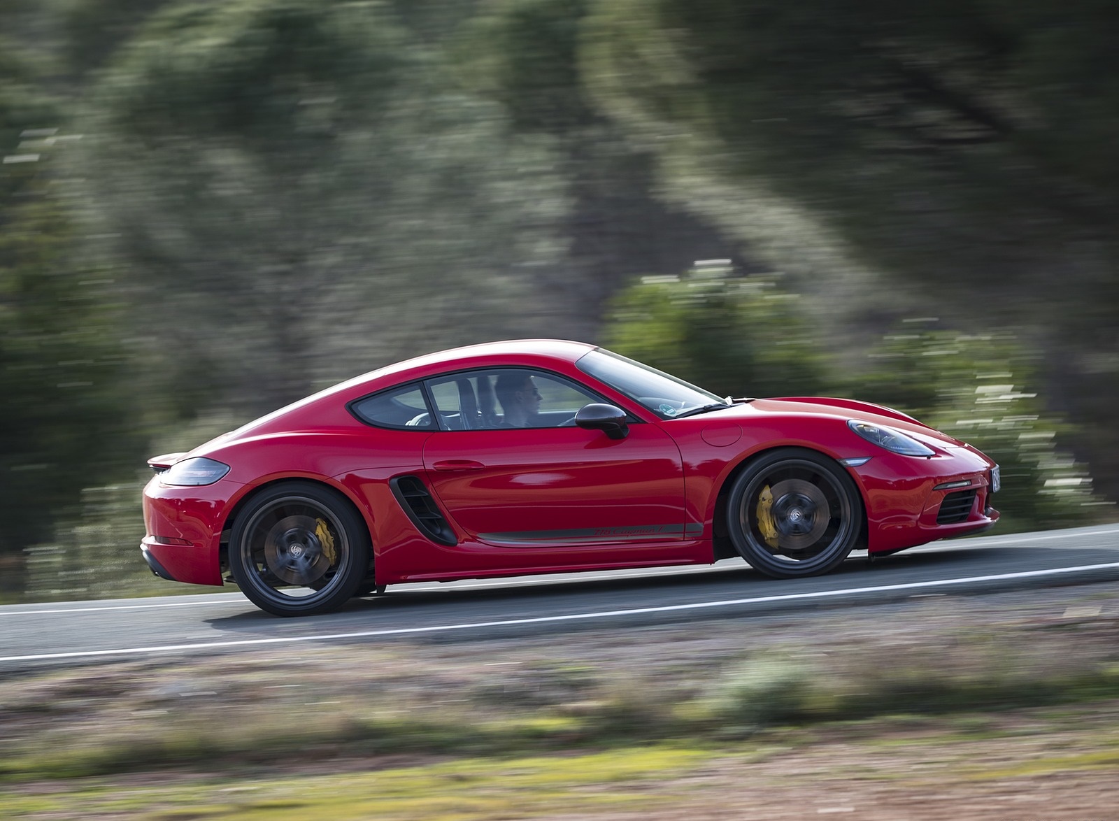 2019 Porsche 718 Cayman T (Color: Guards Red) Side Wallpapers #28 of 133