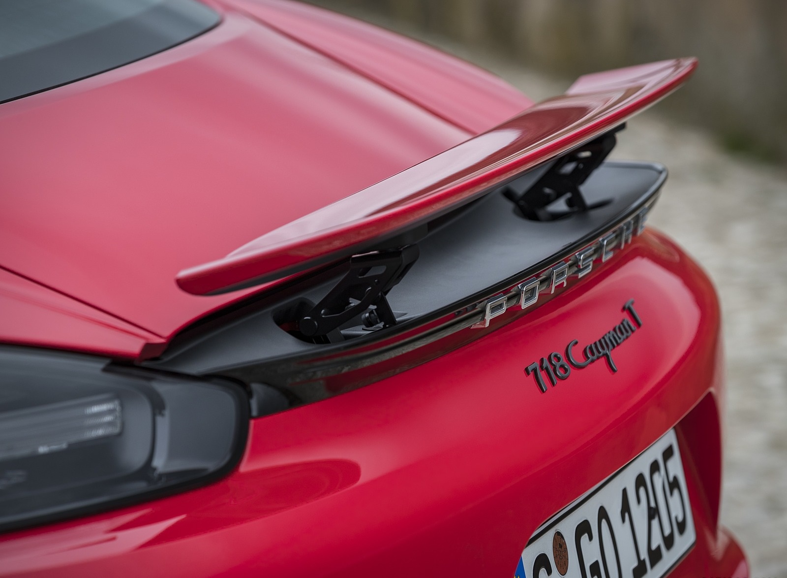 2019 Porsche 718 Cayman T (Color: Guards Red) Spoiler Wallpapers #49 of 133