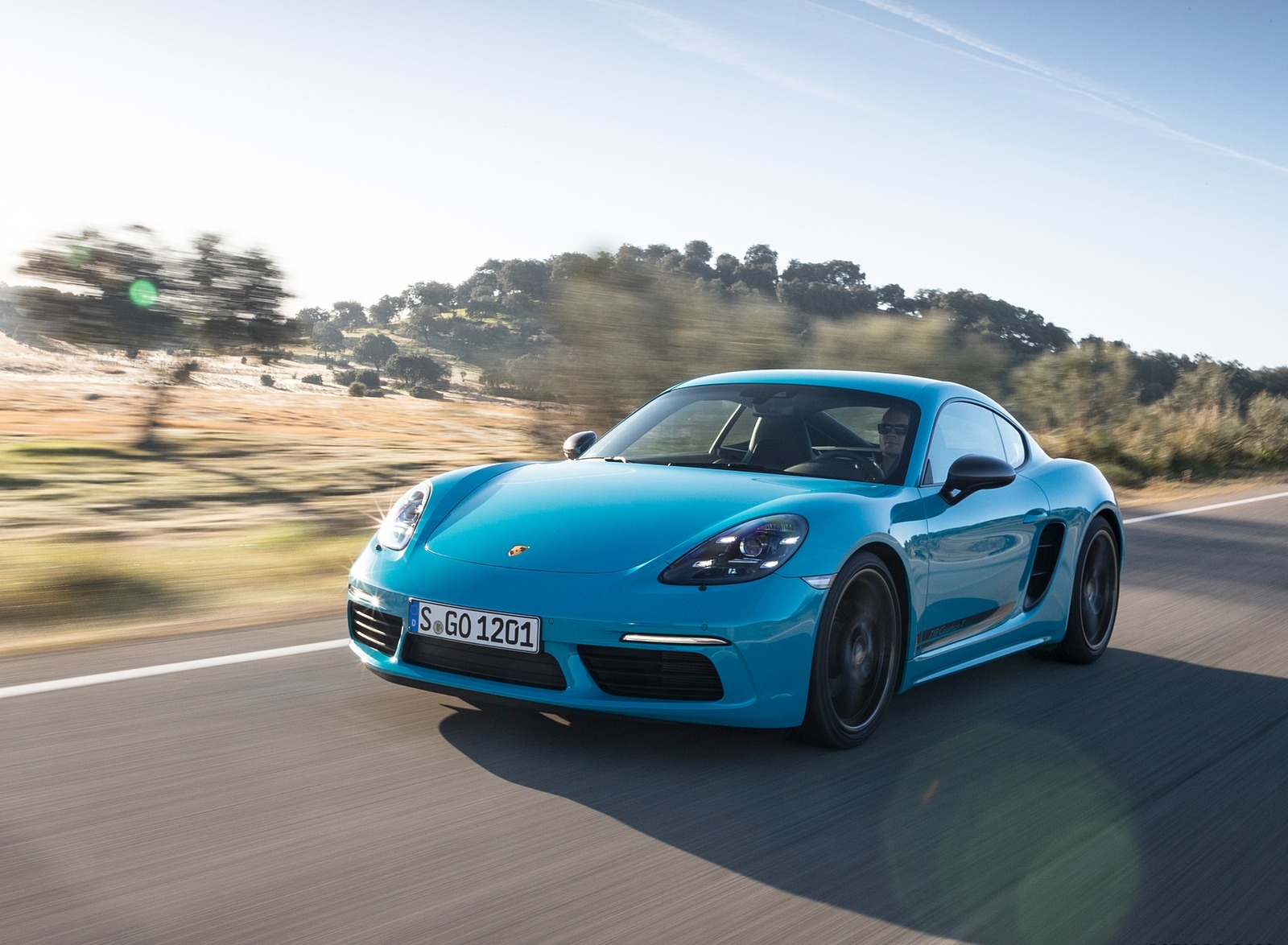 2019 Porsche 718 Cayman T (Color: Miami Blue) Front Three-Quarter Wallpapers #76 of 133