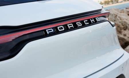 2019 Porsche Macan S Badge Wallpapers 450x275 (108)