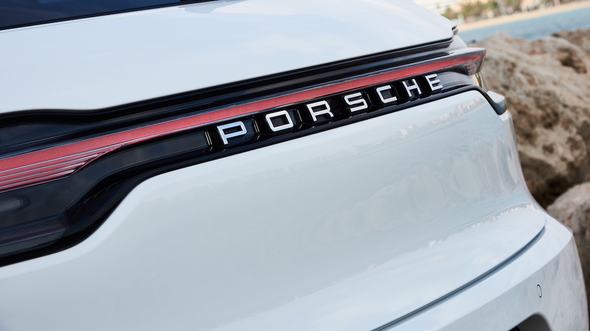 2019 Porsche Macan S Badge Wallpapers #108 of 112