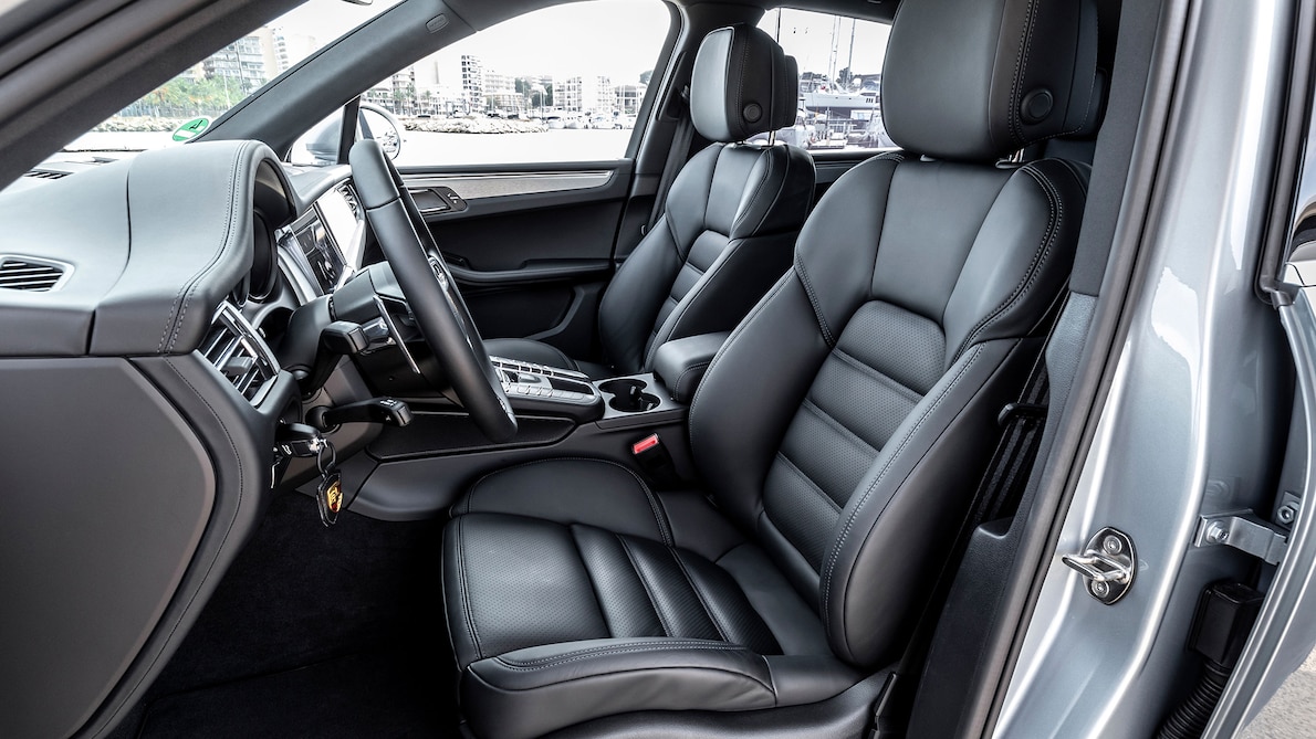 2019 Porsche Macan S (Color: Dolomite Silver Metallic) Interior Front Seats Wallpapers #69 of 112