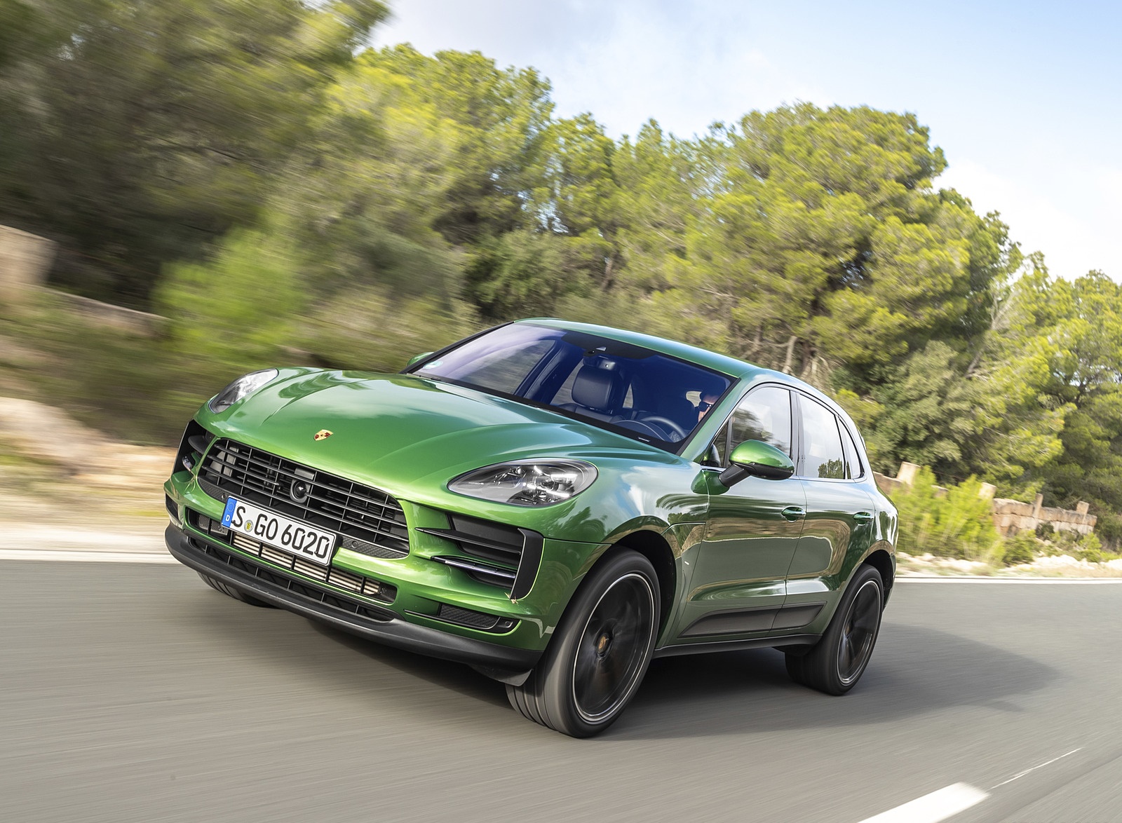 2019 Porsche Macan S (Color: Mamba Green Metallic) Front Three-Quarter Wallpapers (10)