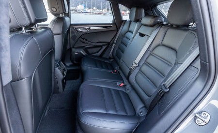 2019 Porsche Macan S Interior Rear Seats Wallpapers 450x275 (56)
