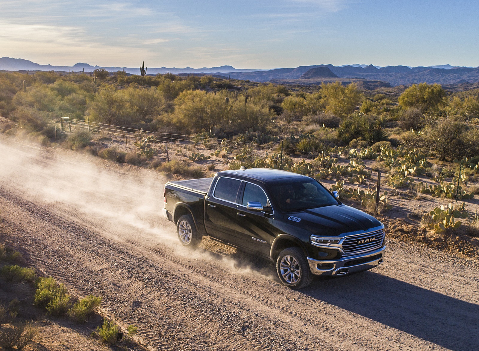 2019 Ram 1500 Laramie Longhorn Edition Front Three-Quarter Wallpapers #3 of 29