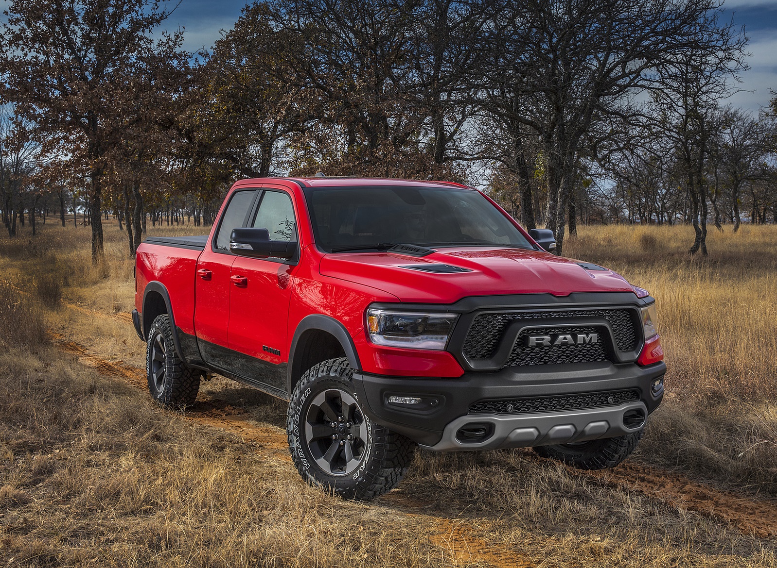 2019 Ram 1500 Rebel Front Three-Quarter Wallpapers #4 of 70