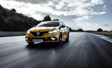 2019 Renault Megane R.S. Trophy Front Three-Quarter Wallpapers 450x275 (29)