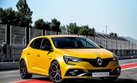 2019 Renault Megane R.S. Trophy Front Three-Quarter Wallpapers 450x275 (5)