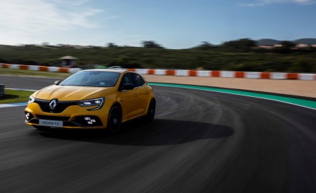 2019 Renault Megane R.S. Trophy Front Wallpapers 450x275 (31)