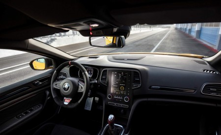 2019 Renault Megane R.S. Trophy Interior Steering Wheel Wallpapers 450x275 (47)