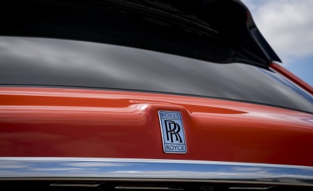 2019 Rolls-Royce Cullinan (Color: Fux Orange) Badge Wallpapers 450x275 (42)