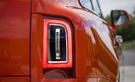 2019 Rolls-Royce Cullinan (Color: Fux Orange) Tail Light Wallpapers 450x275 (40)