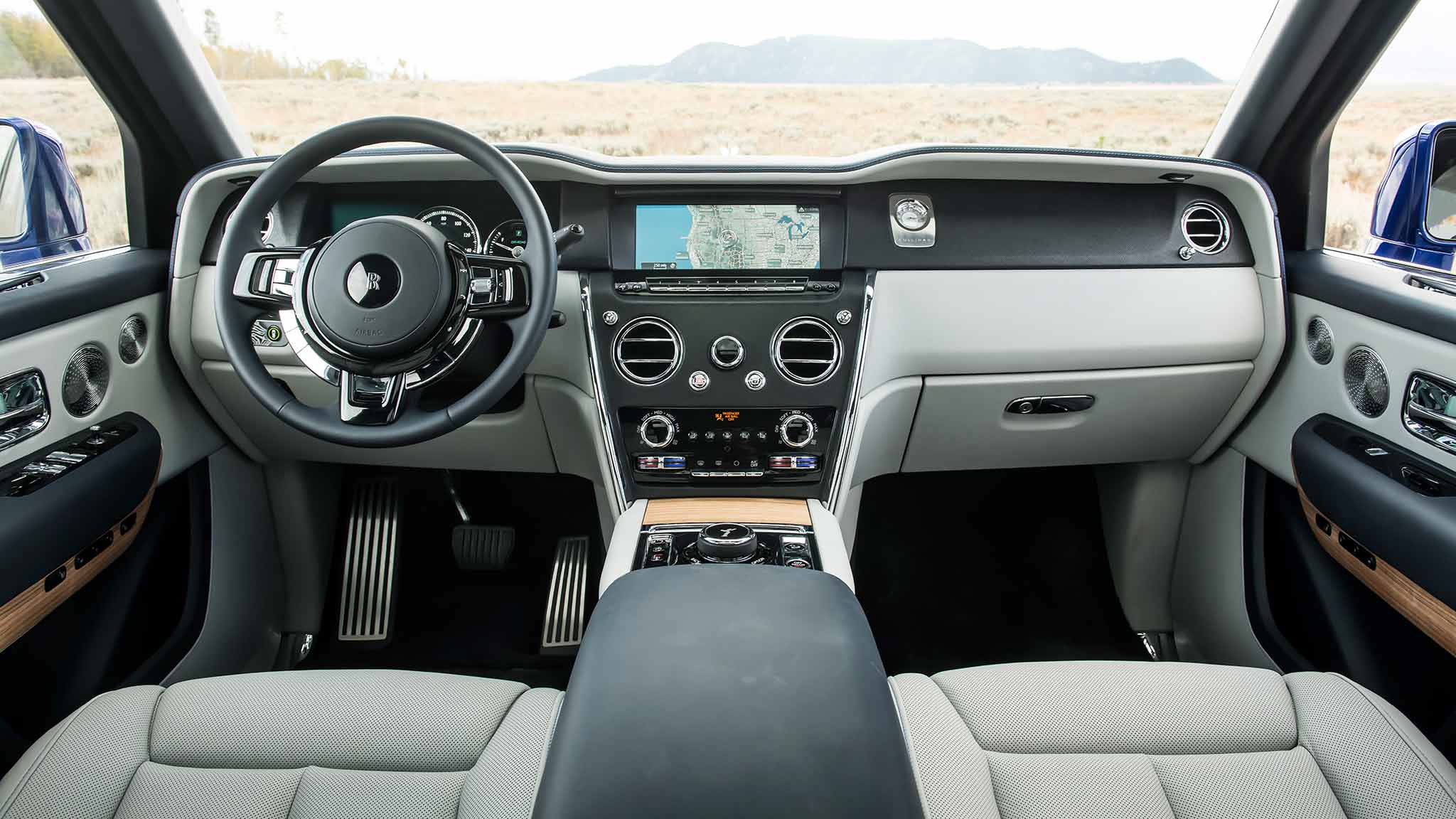 2019 Rolls-Royce Cullinan (Color: Salamanca Blue) Interior Cockpit Wallpapers #26 of 122